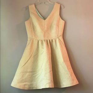 Vineyard vines gold v-neck dress